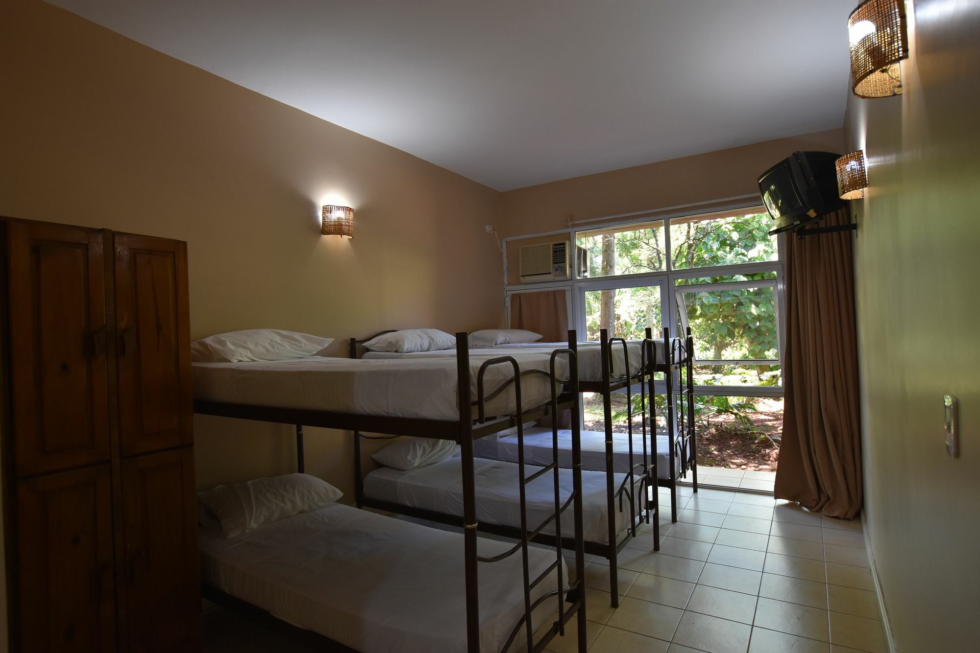 Tangoinn Club Iguazu Party Luxury Hostel 伊瓜苏港 外观 照片