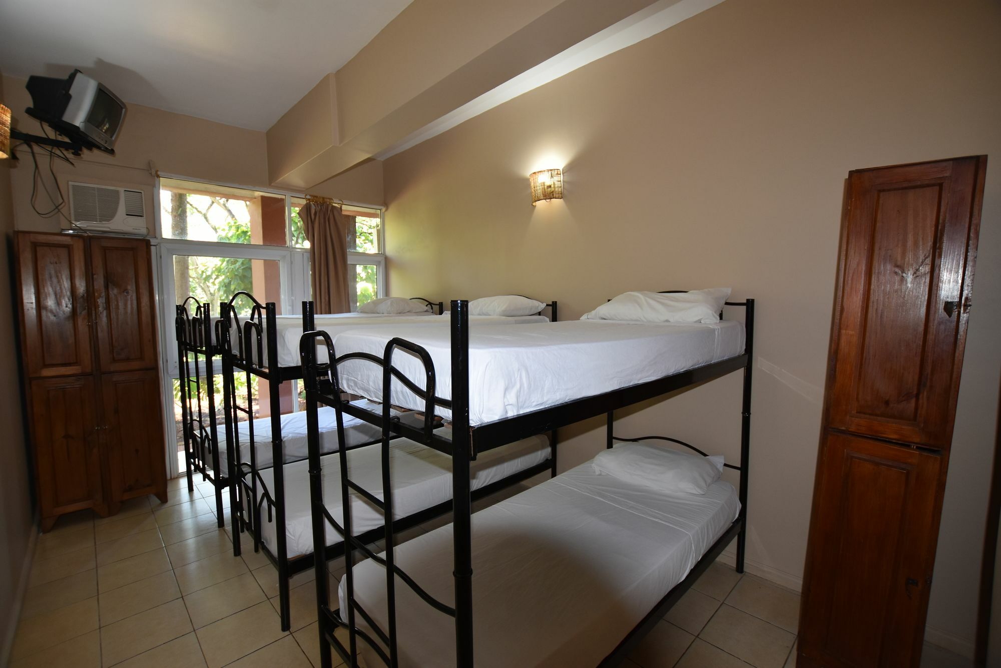Tangoinn Club Iguazu Party Luxury Hostel 伊瓜苏港 外观 照片