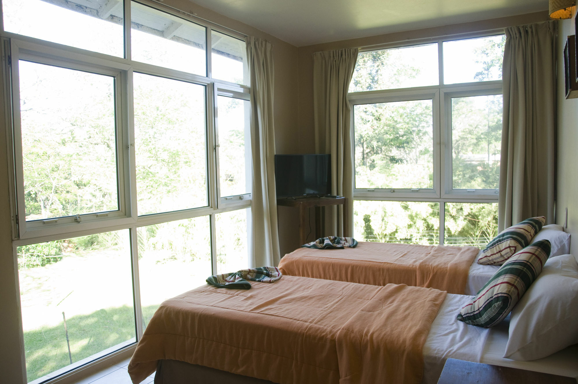 Tangoinn Club Iguazu Party Luxury Hostel 伊瓜苏港 外观 照片