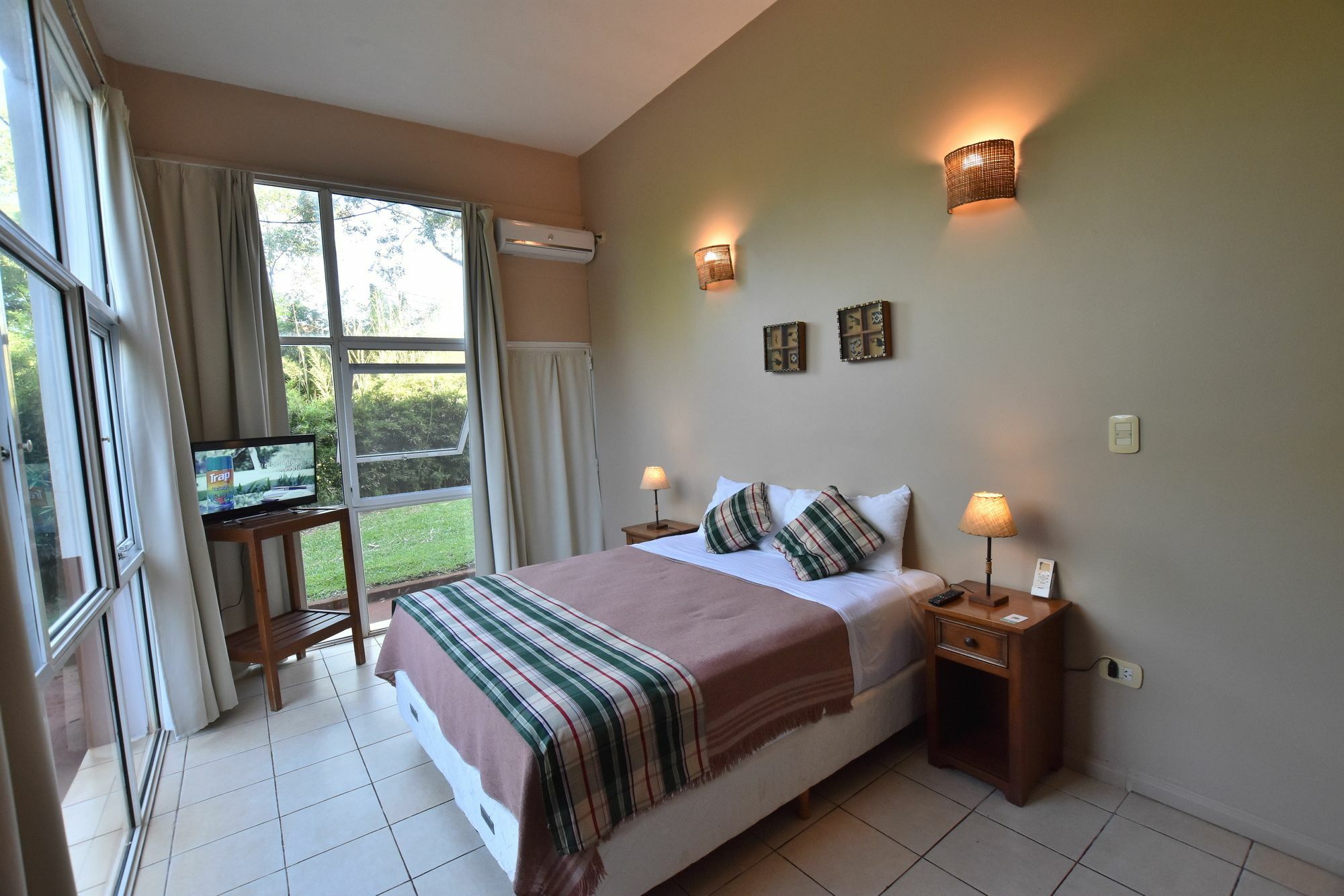 Tangoinn Club Iguazu Party Luxury Hostel 伊瓜苏港 外观 照片